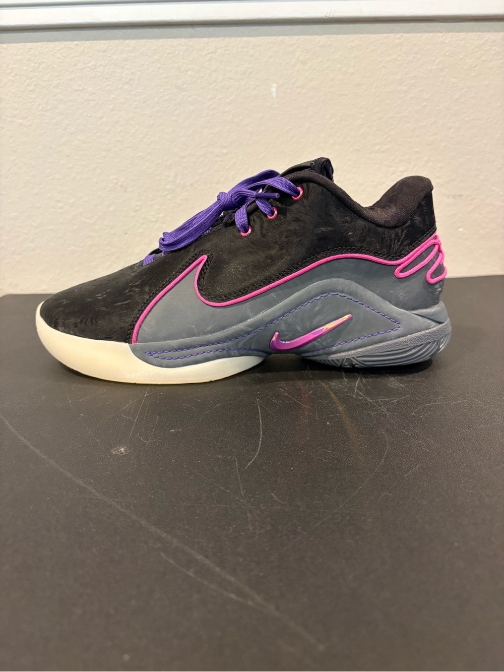 Nike LeBron XXII 22 'Blacklight' Pink Black FZ1094-001 Men's Size 8 Basketball - Picture 2 of 9